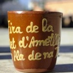 La tradicional leche de almendra se ha degustado en vasos de barro hechos en Marratxí
