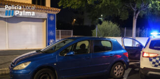 Detenido un argelino que dormía en un coche robado frente a la comisaría de Platja de Palma