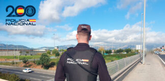 La Policía salva a una mujer que iba a lanzarse de un puente en Palma