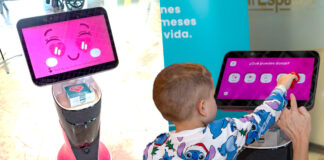 Baleares estrena el primer robot en España que fomenta la donación de sangre
