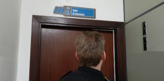 Dos jóvenes cazados circulando sin carnet en Palma