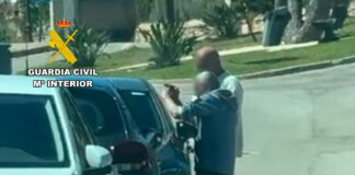 Cazados “in fraganti” robando en Cala Figuera