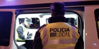 Un conductor de 66 años siembra el pánico en Palma y agrede a la Policía