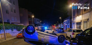Un joven vuelca con su coche tras conducir borracho por Portopí