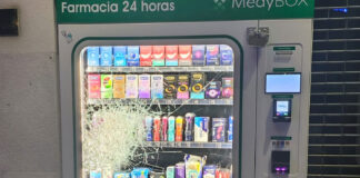 Revienta un cristal de una farmacia de Palma para que la Policía lo meta en la cárcel