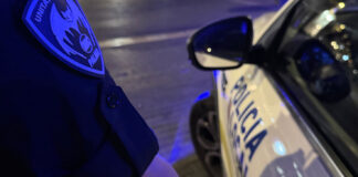 Roba un carrito de grúa, conduce drogado y casi arrolla a un operario en Palma