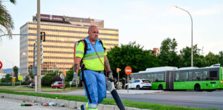 Emaya retira 15 toneladas de basura de las playas tras Sant Joan