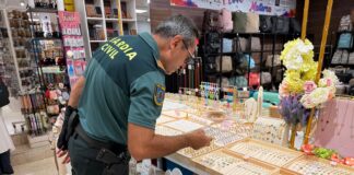 Intervenidas 5.417 joyas falsificadas en tiendas de Calas de Mallorca