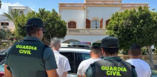 La Guardia Civil caza a tres hombres mientras robaban en un supermercado de Playa de Muro