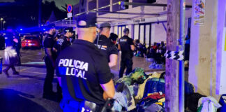 Más de 50 agentes en el macrooperativo contra el ‘top manta’ en Platja de Palma