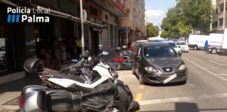 Una conductora choca contra nueve motocicletas aparcadas en Palma