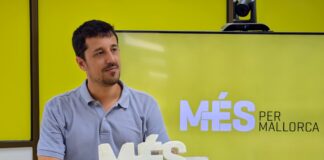 Més exige recortar los vuelos en Palma para frenar la masificación