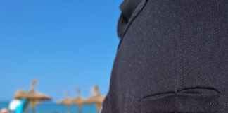 Un vendedor ambulante detenido por vender marihuana a un turista en s’Arenal