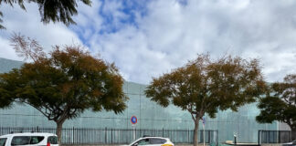 La Policía Local manda al depósito un coche extranjero ilegal en Platja de Palma