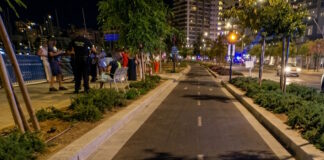 Un menor borracho haciendo ‘el caballito’ en Palma choca contra un patinete y le rompe el pie a su conductor