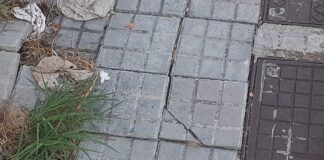 Una mujer acaba con la rótula rota tras sufrir una caída en plena calle Sicilia por el mal estado de las aceras