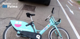 Un menor en bici irrumpe sin ceder el paso en Son Moix y resulta herido tras colisionar con un coche