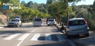 Atropella a una mujer en patinete en Palma tras adelantar en línea continua ante un paso de peatones